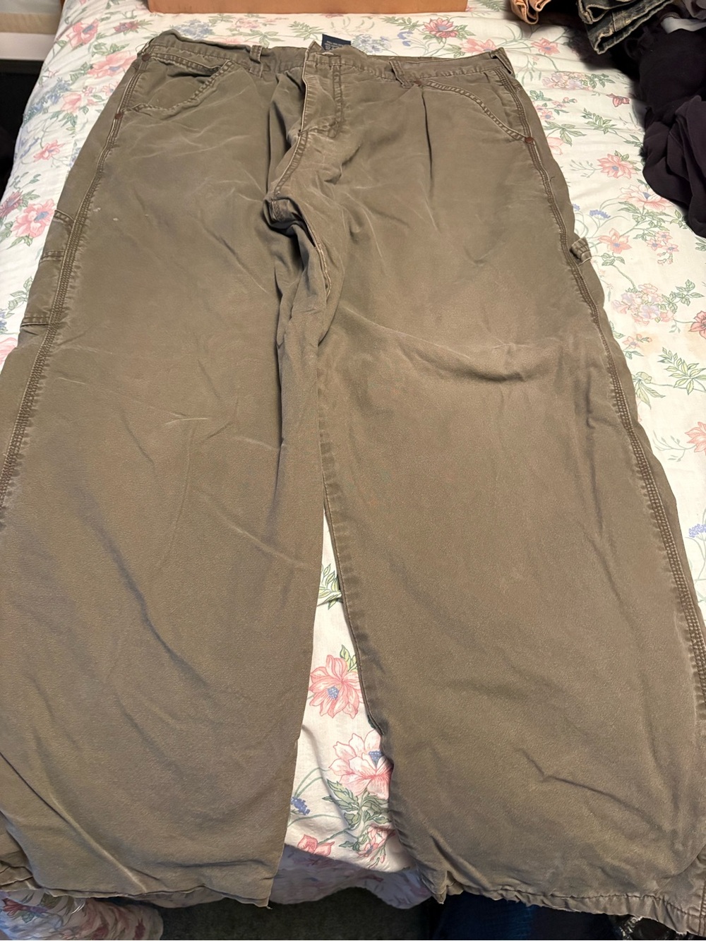 Men's Cargo Pants in Olive — Casual Utility Style - nicely insulated